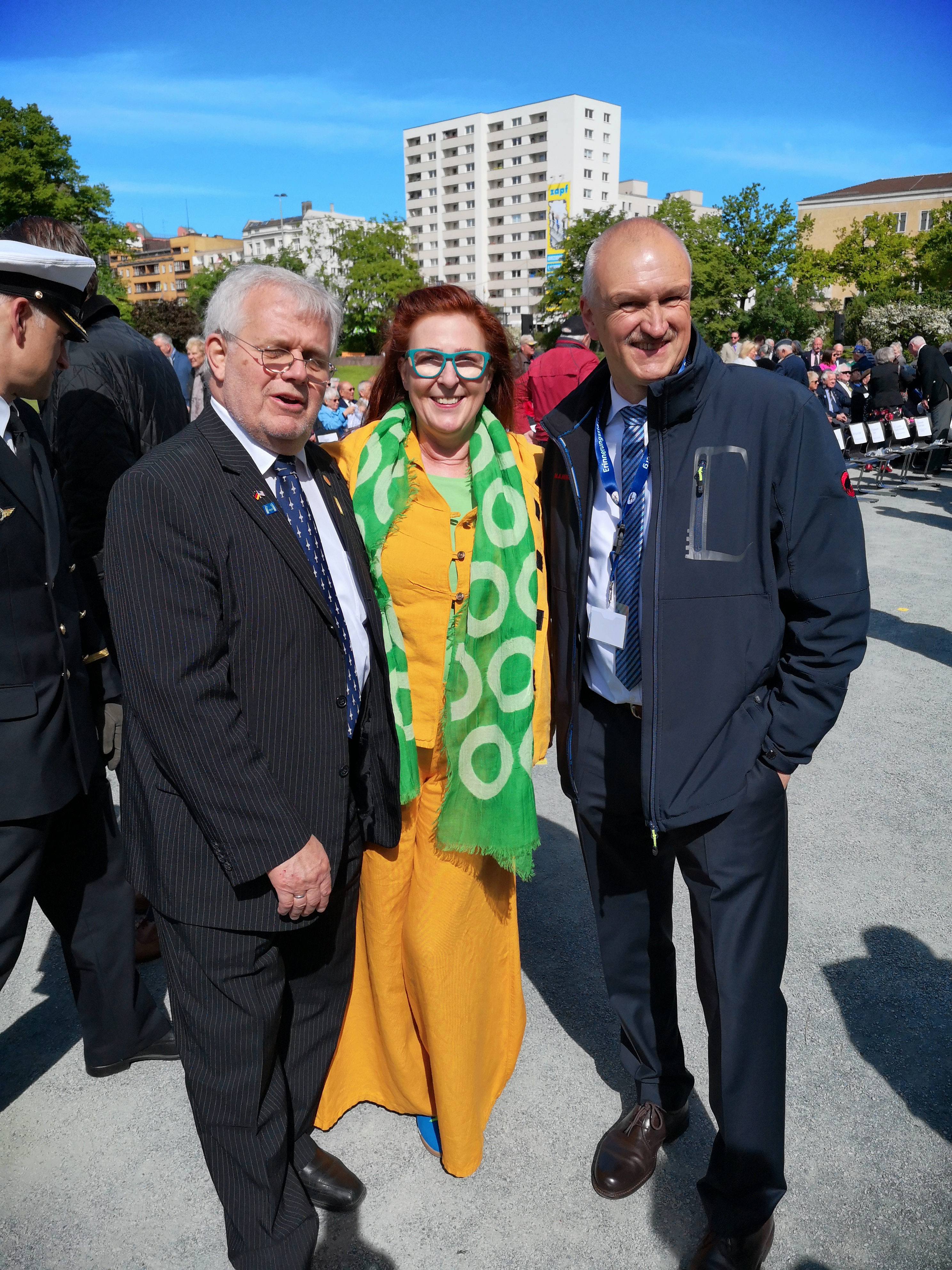 von links Joachim Kiau, Gala und Paul Hicks.